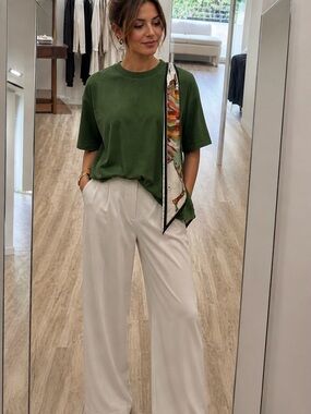 Relaxed Olive Green Short Sleeve Linen Tee with scarf